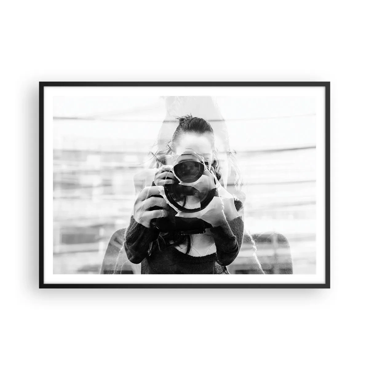 Poster in einem schwarzem Rahmen - Schwarz-Weiß-Doppelbelichtungsporträt eines Fotografen - 100x70cm - Schöpfer und Material - Moderne Wanddekoration für Wohnzimmer und Schlafzimmer ARTTOR