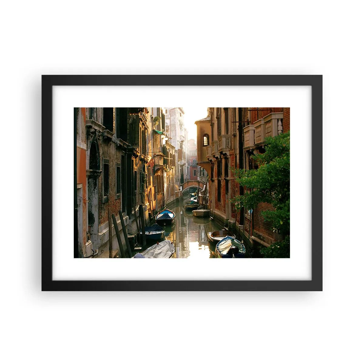 Poster in einem schwarzem Rahmen - In einer venezianischen Gasse - 40x30 cm