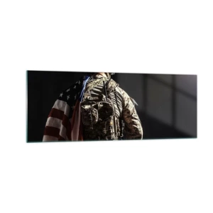 Glasbild - Bild auf glas - Ein Soldat in Uniform mit einer Flagge vor dunklem Hintergrund - 140x50cm - Darum - Moderne Wanddekoration für Wohnzimmer und Schlafzimmer ARTTOR