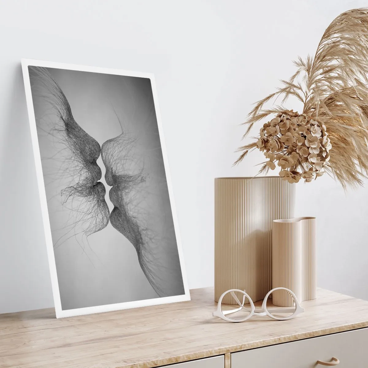 Poster - Abstrakte Gesichter beim Küssen, schwarz-weiß - 50x70cm - Kuss des Windes - Moderne Wanddekoration für Wohnzimmer und Schlafzimmer ARTTOR