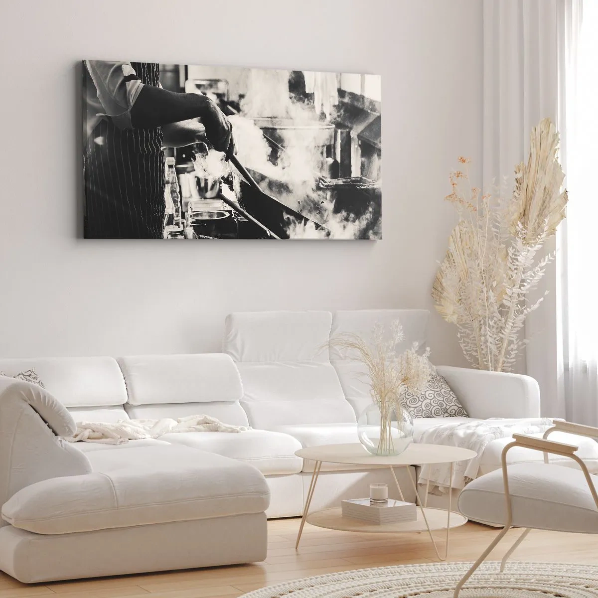 Bild auf Leinwand - Leinwandbild - Ein Koch bei der Arbeit in der Küche, aus einer Bratpfanne steigt Dampf auf - 120x50cm - Alchemie der Aromen - Moderne Wanddekoration für Wohnzimmer und Schlafzimmer ARTTOR