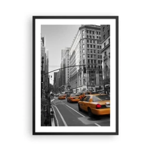 Poster in einem schwarzem Rahmen - Gelbe Taxis auf den Straßen der Stadt in Schwarz und Weiß - 50x70cm - Sonnen der Großstadt - Moderne Wanddekoration für Wohnzimmer und Schlafzimmer ARTTOR