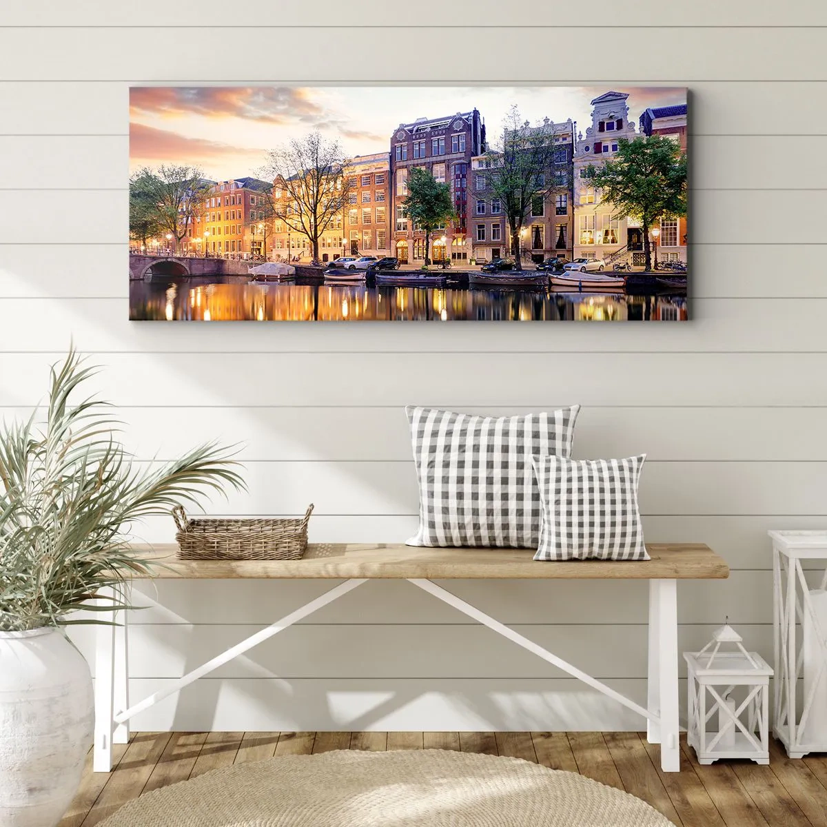 Bild auf Leinwand - Leinwandbild - Kanal mit Spiegelung von Mietshäusern im Abendlicht - 120x50cm - Zurückhaltende und gelassene niederländische Schönheit - Moderne Wanddekoration für Wohnzimmer und Schlafzimmer ARTTOR