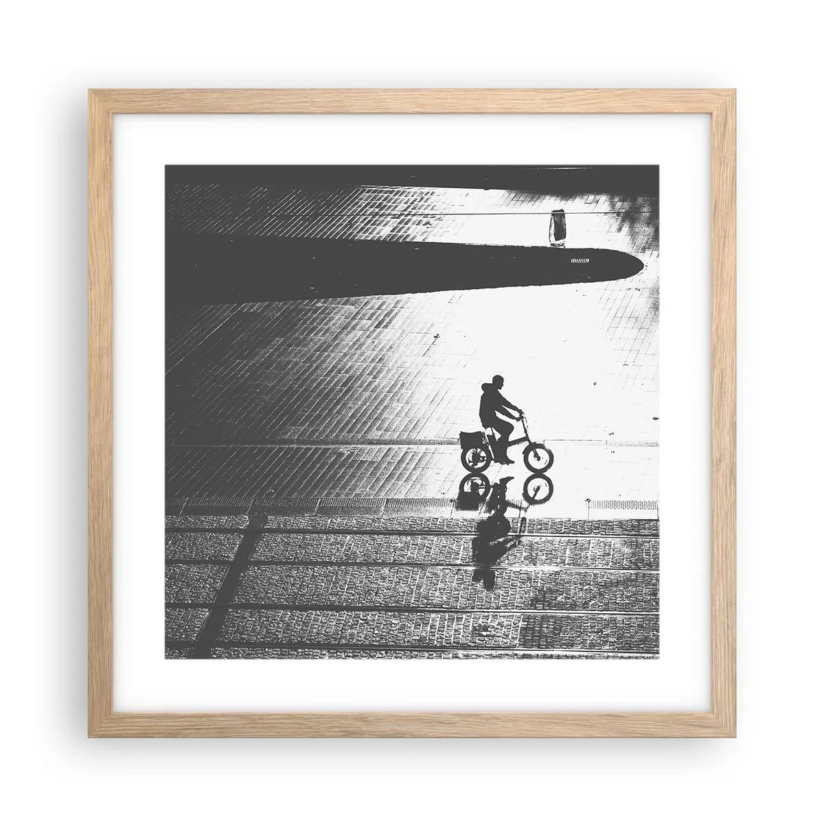 Poster in einem Rahmen aus heller Eiche - Vor sich hin durch die Stadt - 40x40 cm