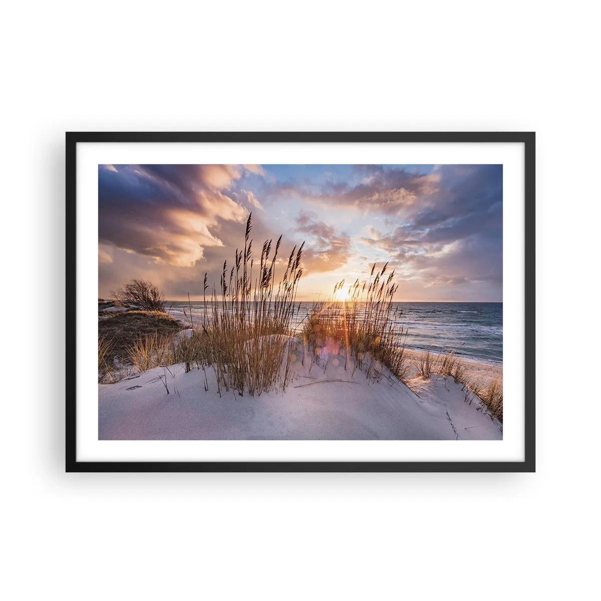 Poster in einem schwarzem Rahmen - Dünen mit Gräsern vor dem Hintergrund der untergehenden Sonne - 70x50cm - Abschied von Sonne und Wind - Moderne Wanddekoration für Wohnzimmer und Schlafzimmer ARTTOR