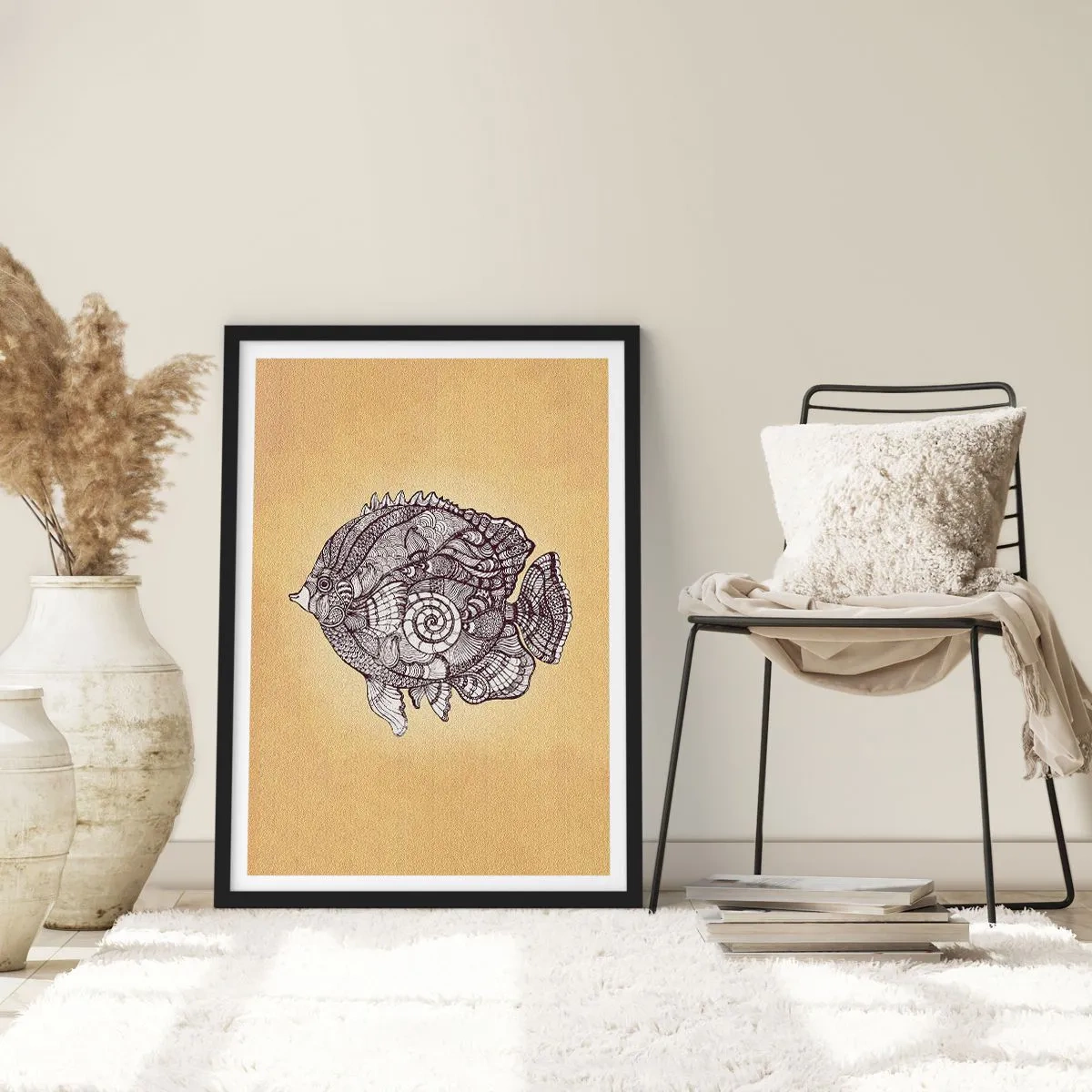Poster in einem schwarzem Rahmen - Künstlerischer Fisch im Mandala-Stil auf beigem Hintergrund - 50x70cm - Aus dem Ozean der Ornamente - Moderne Wanddekoration für Wohnzimmer und Schlafzimmer ARTTOR