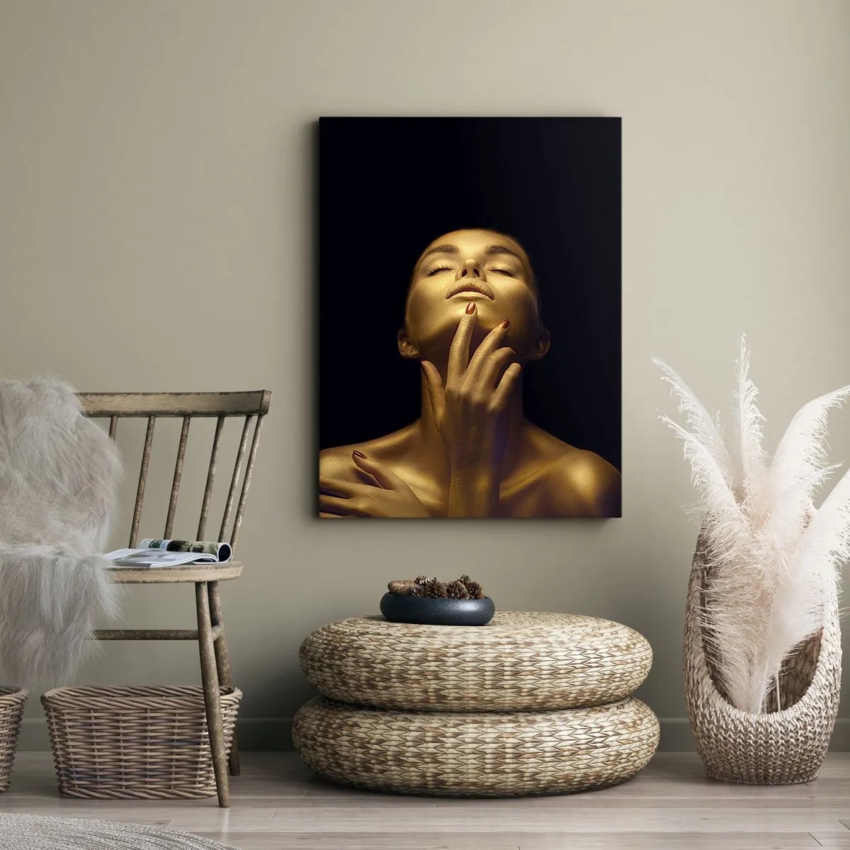 Bild auf Leinwand - Leinwandbild - Porträt einer Frau in goldenem Glanz auf schwarzem Hintergrund - 70x100cm - Wie goldene Seide - Moderne Wanddekoration für Wohnzimmer und Schlafzimmer ARTTOR
