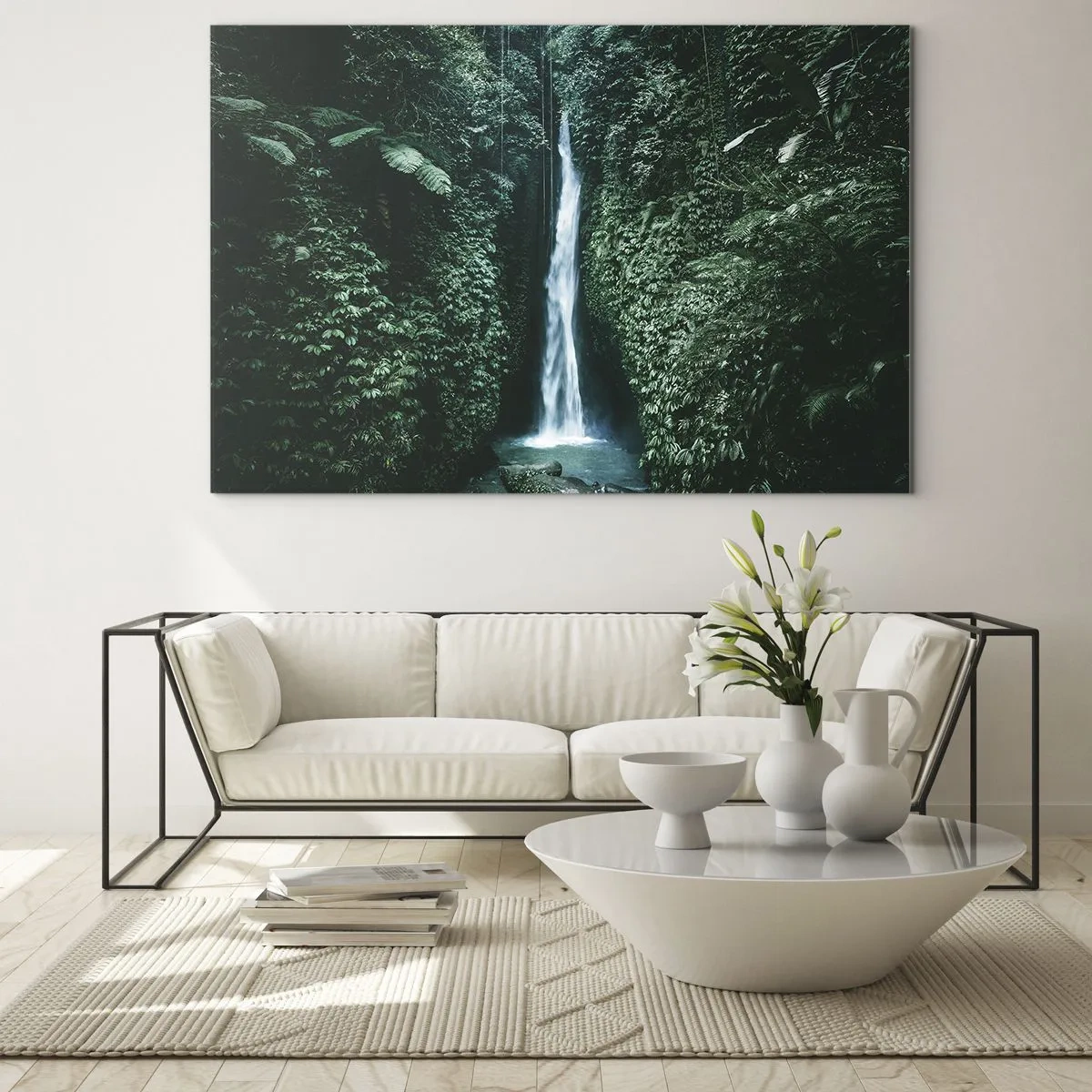 Glasbild - Bild auf glas - Ein Wasserfall inmitten dichter tropischer Vegetation - 100x70cm - Tropisches Spa - Moderne Wanddekoration für Wohnzimmer und Schlafzimmer ARTTOR