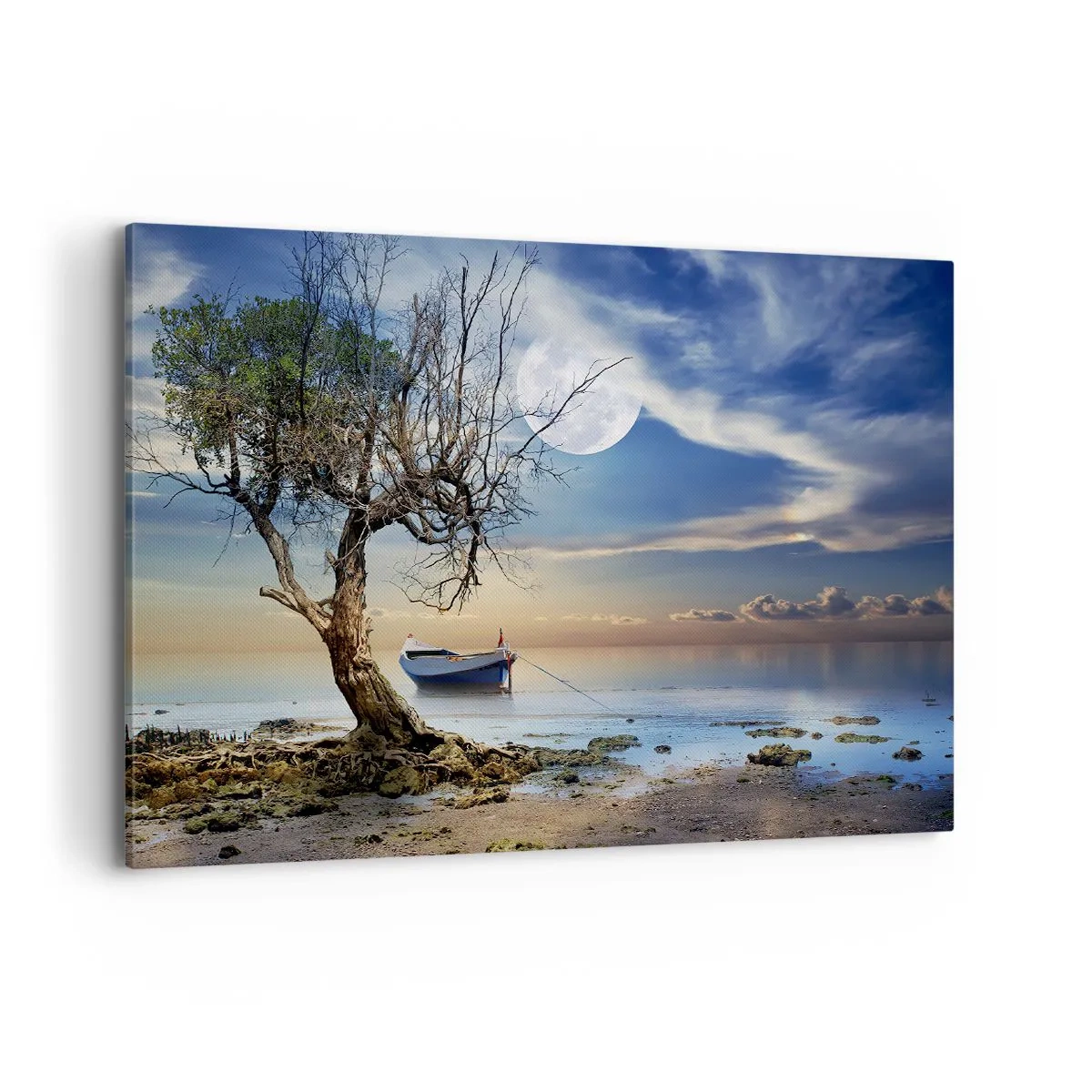 Bild auf Leinwand - Leinwandbild - Ein einsamer Baum und ein Boot auf ruhigem Wasser unter Vollmond. - 100x70cm - Ist das das Ende oder der Anfang? - Moderne Wanddekoration für Wohnzimmer und Schlafzimmer ARTTOR