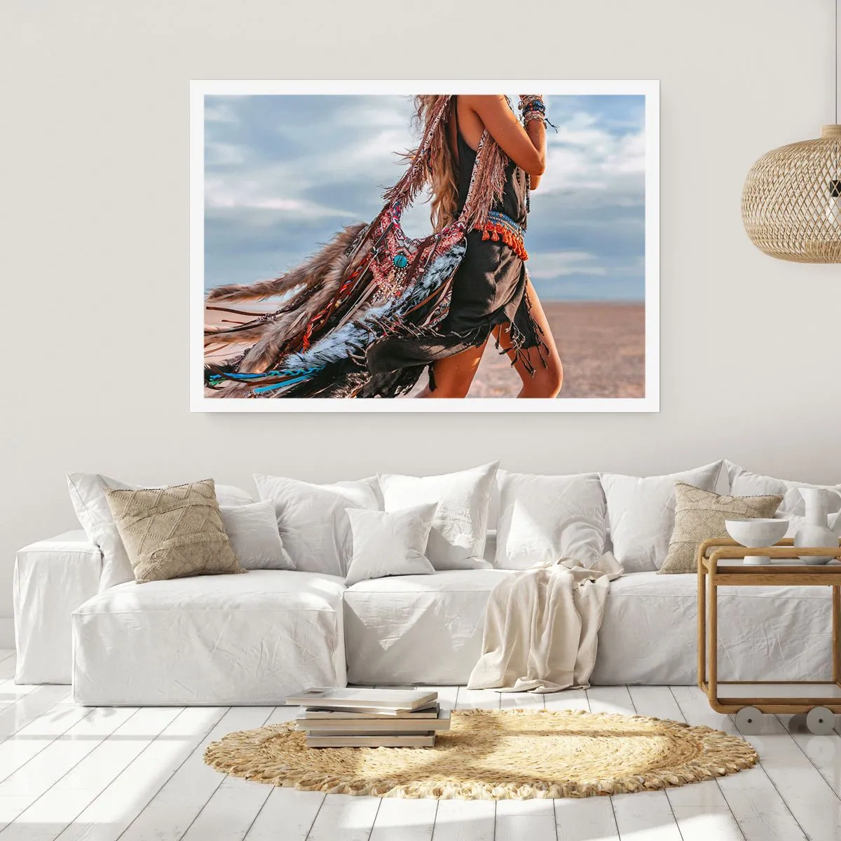 Poster - Eine Frau im Boho-Stil mit Feder- und Schmuckdetails - 100x70cm - Das Mädchen des Schamanen - Moderne Wanddekoration für Wohnzimmer und Schlafzimmer ARTTOR