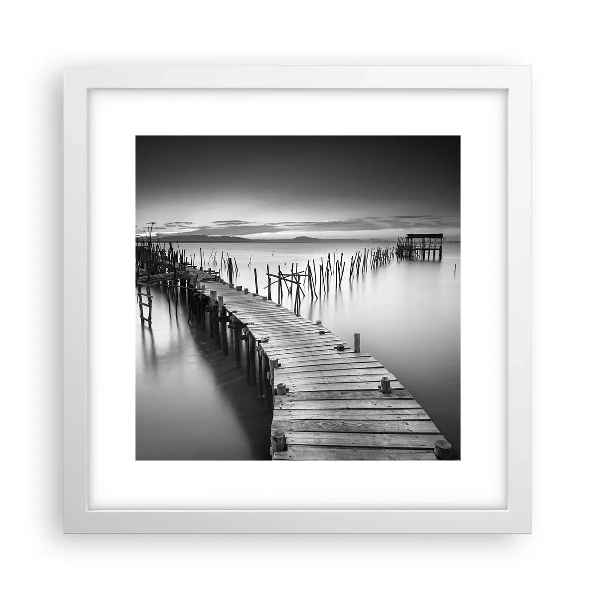 Poster in einem weißen Rahmen - Der Frieden eines vergessenen Ufers - 30x30 cm
