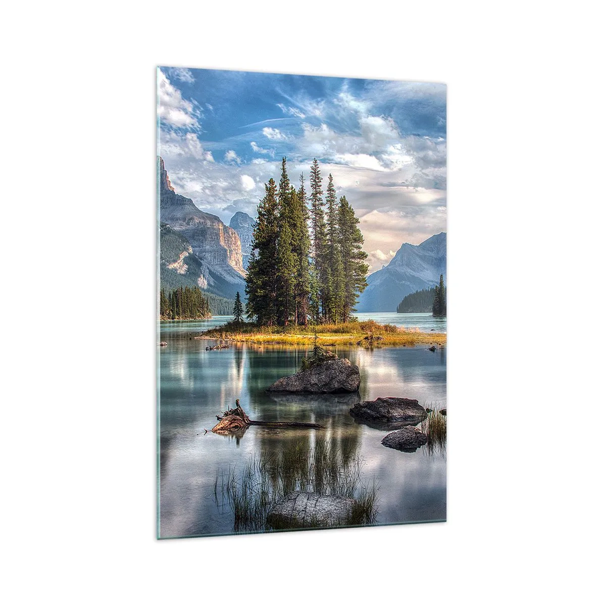 Glasbild - Bild auf glas - Eine Berglandschaft mit einer Insel, umgeben von einem ruhigen See - 70x100cm - An dem tollen und sauberen Wasser ... - Moderne Wanddekoration für Wohnzimmer und Schlafzimmer ARTTOR