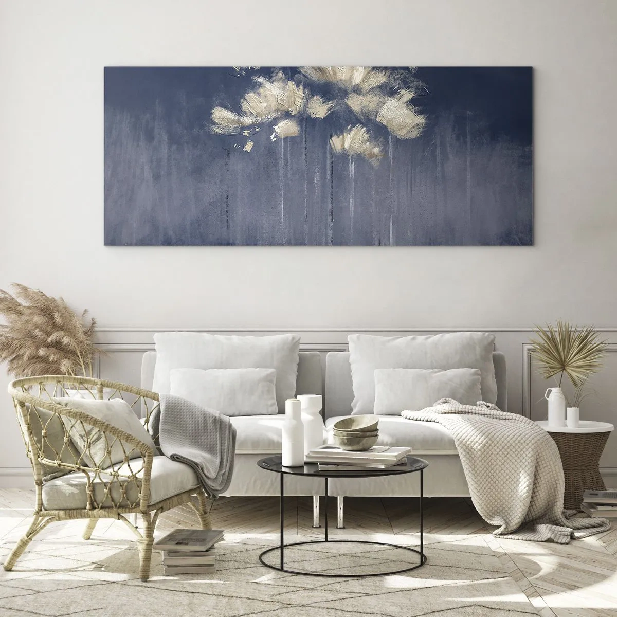 Glasbild - Bild auf glas - Zarte Blüten auf blauem Hintergrund - 120x50cm - Wie Blütenblätter im Wind - Moderne Wanddekoration für Wohnzimmer und Schlafzimmer ARTTOR