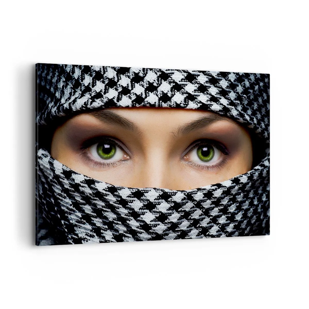 Bild auf Leinwand - Leinwandbild - Hinter einem schwarz-weiß gemusterten Stoff verbergen sich die grünen Augen einer Frau. - 120x80cm - Ein Porträt einer verschleierten grünäugigen Schönheit - Moderne Wanddekoration für Wohnzimmer und Schlafzimmer ARTTOR