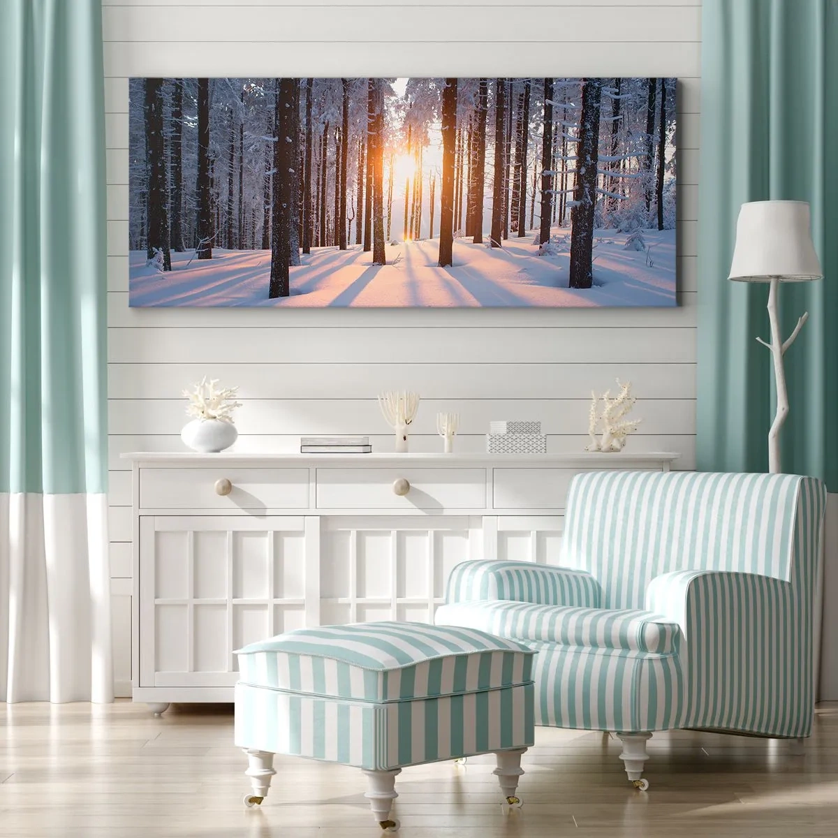 Bild auf Leinwand - Leinwandbild - Winterwald, beleuchtet von den Sonnenstrahlen - 160x50cm - Ganz klar schwarz auf weiß - Moderne Wanddekoration für Wohnzimmer und Schlafzimmer ARTTOR
