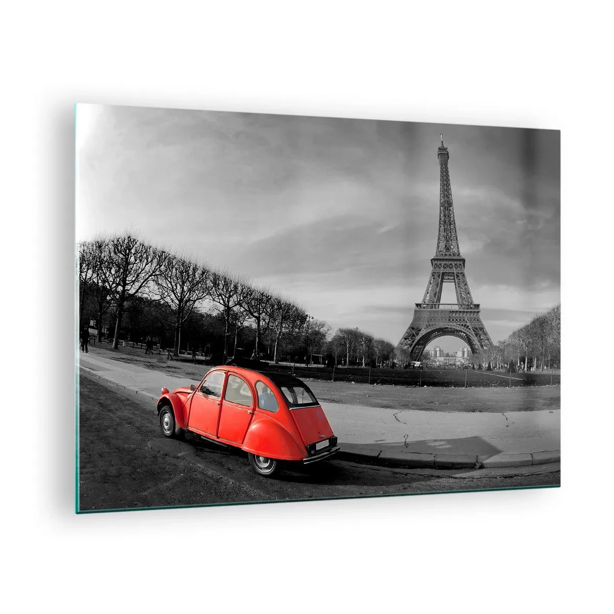 Glasbild - Bild auf glas - Ein rotes Auto mit dem Eiffelturm im Hintergrund in einer schwarz-weißen Umgebung - 70x50cm - Pariser als Paris selbst - Moderne Wanddekoration für Wohnzimmer und Schlafzimmer ARTTOR