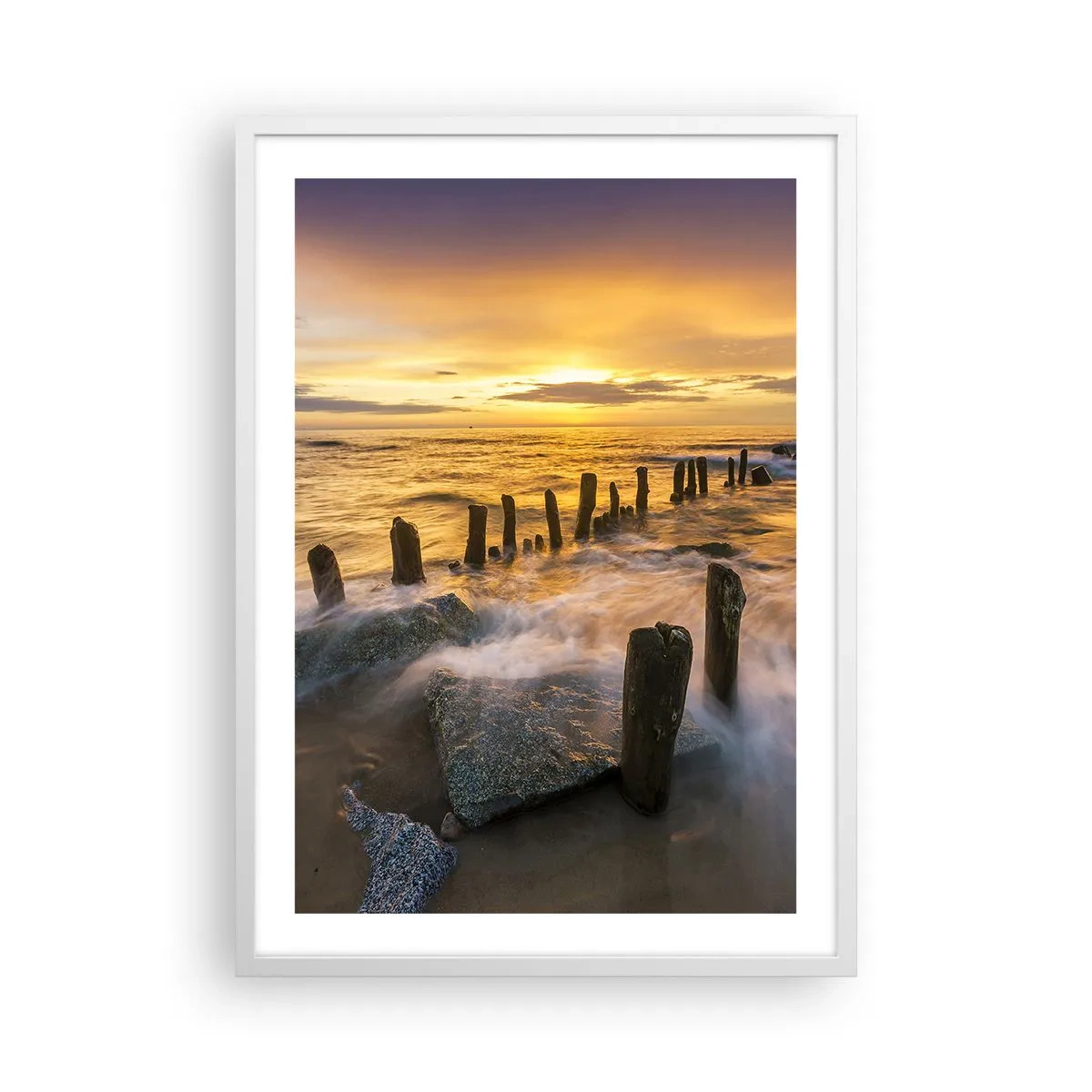 Poster in einem weißen Rahmen - Die raue Schönheit der Ostsee - 50x70 cm