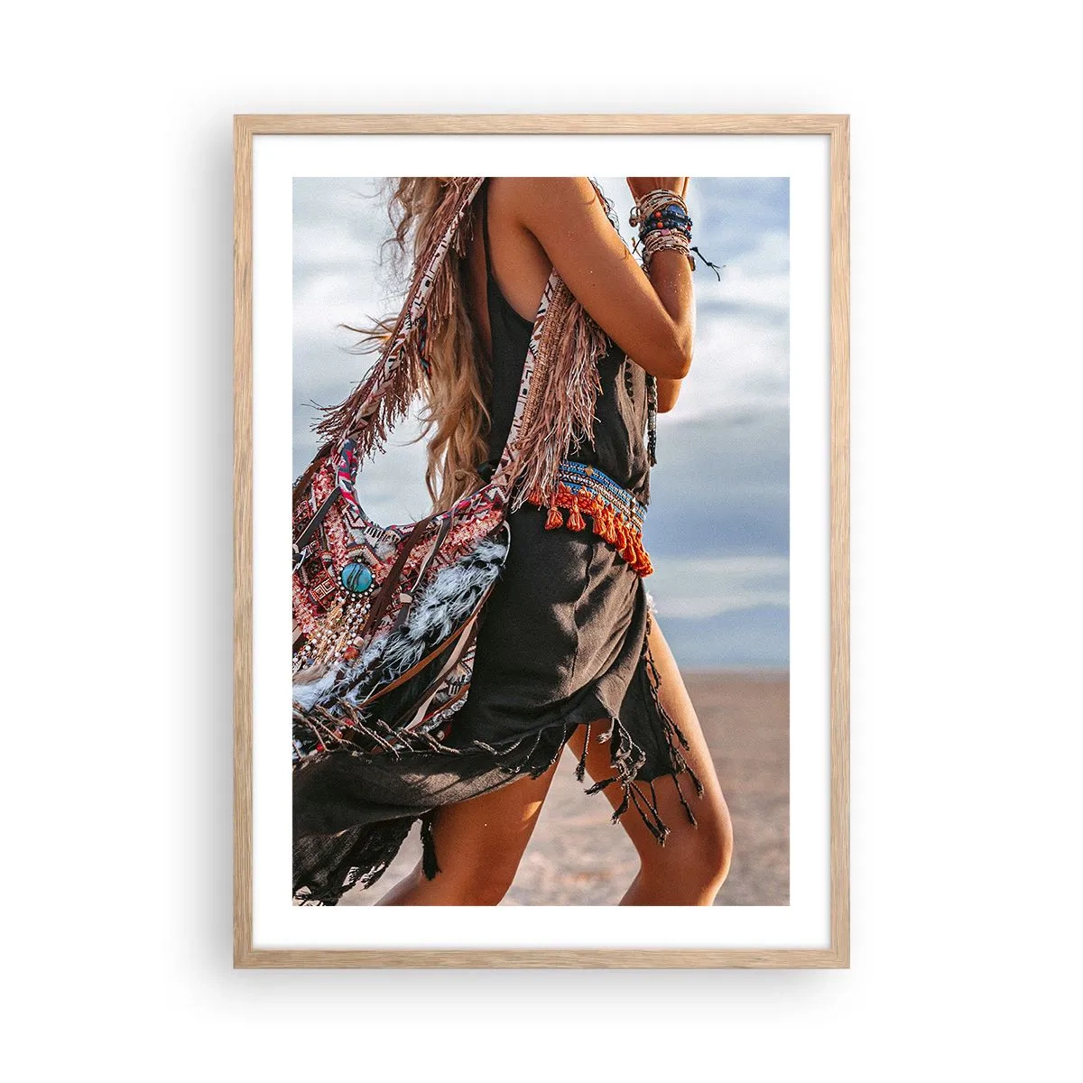 Poster in einem Rahmen aus heller Eiche - Das Mädchen des Schamanen - 50x70 cm