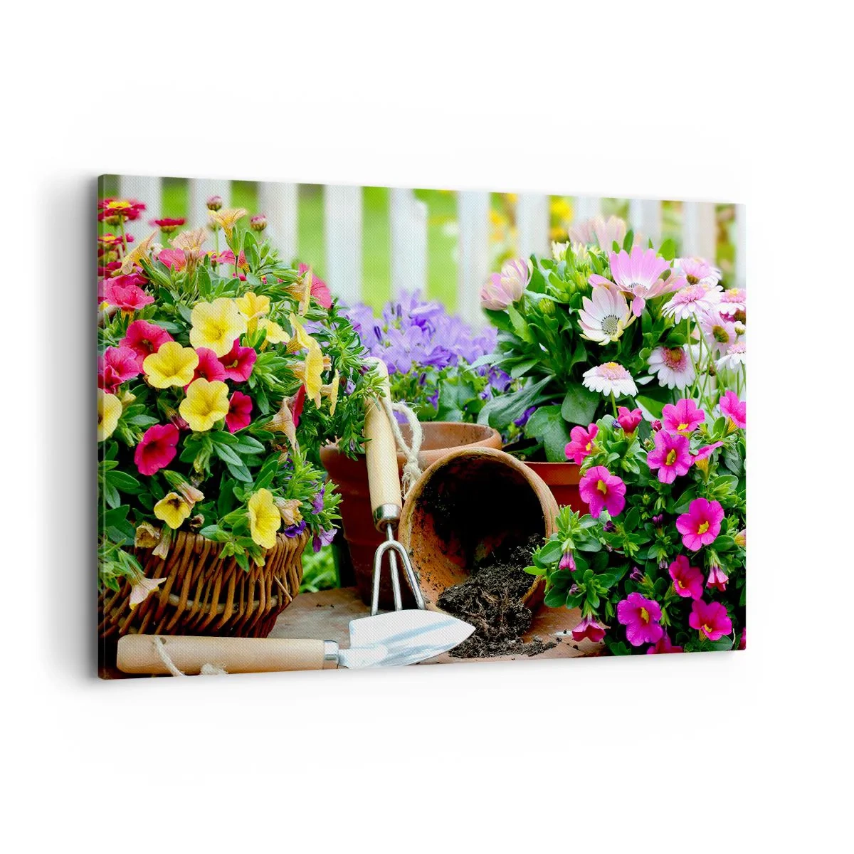 Bild auf Leinwand - Leinwandbild - Bunte Blumen in Töpfen mit Gartengeräten auf dem Tisch - 120x80cm - Zosias Garten - Moderne Wanddekoration für Wohnzimmer und Schlafzimmer ARTTOR
