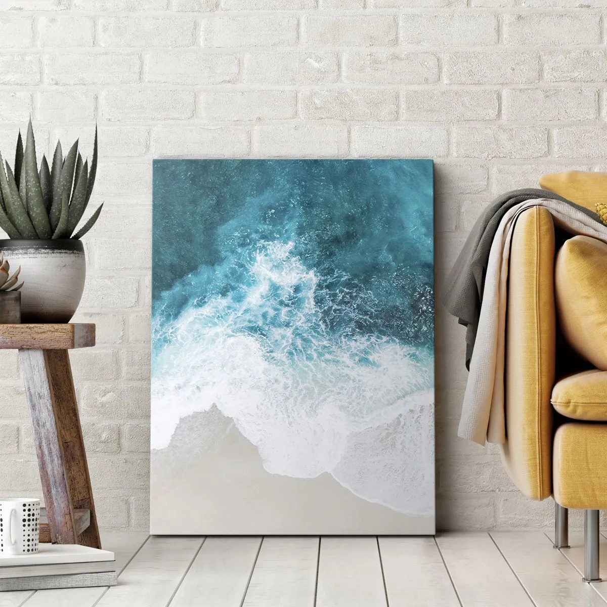 Bild auf Leinwand - Leinwandbild - Türkisfarbene Meereswellen auf hellem Sand - 50x70cm - Natürliche Liebkosung - Moderne Wanddekoration für Wohnzimmer und Schlafzimmer ARTTOR