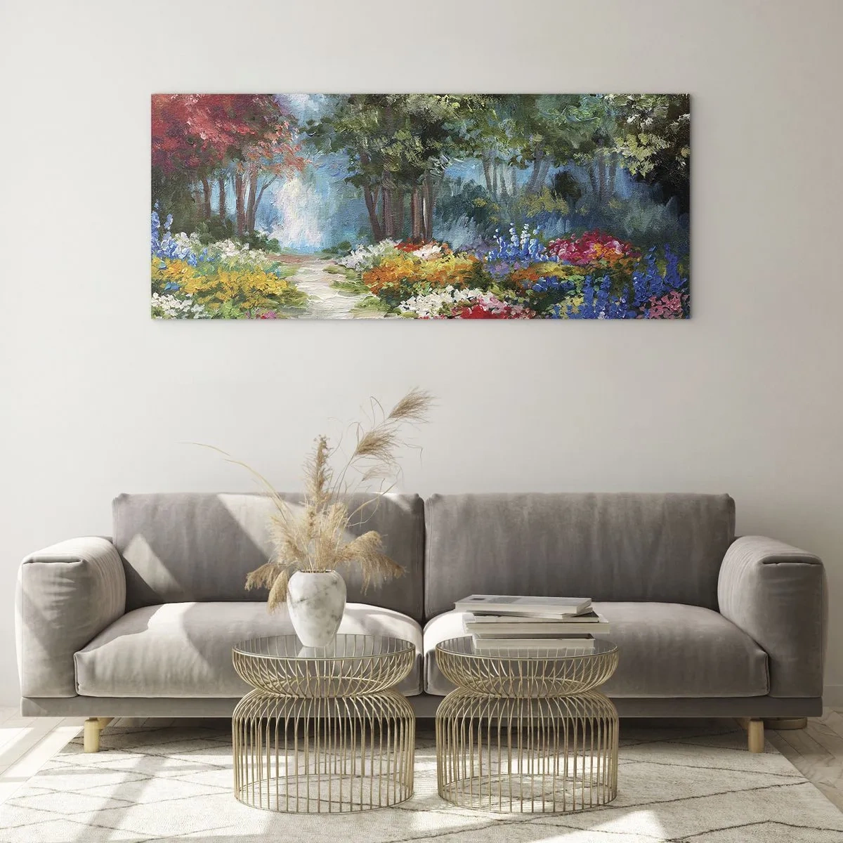 Glasbild - Bild auf glas - Ein malerischer Garten voller bunter Blumen und Bäume in einer Waldumgebung - 160x50cm - Waldgarten, Blumenwald - Moderne Wanddekoration für Wohnzimmer und Schlafzimmer ARTTOR
