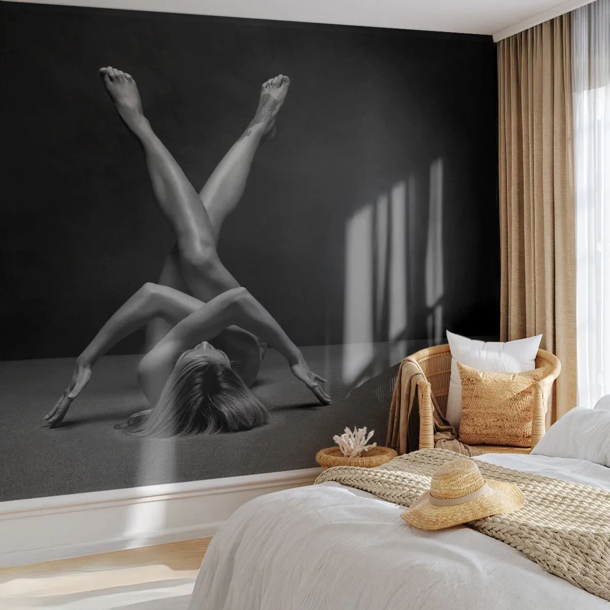 Fototapete Premium Sand - Künstlerische Pose eines nackten Körpers in Schwarzweiß - 100x70cm - Die Geometrie der Nacktheit - Moderne Wanddekoration für Wohnzimmer und Schlafzimmer ARTTOR