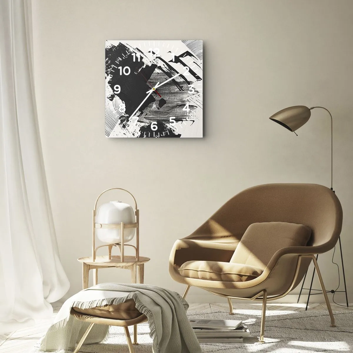 Wanduhr - Glasuhr - Abstrakte Striche in Schwarz auf weißem Hintergrund - 30x30cm - Abstraktion – Ausdruck von Schwarz - Moderne Wanddekoration für Wohnzimmer und Schlafzimmer ARTTOR