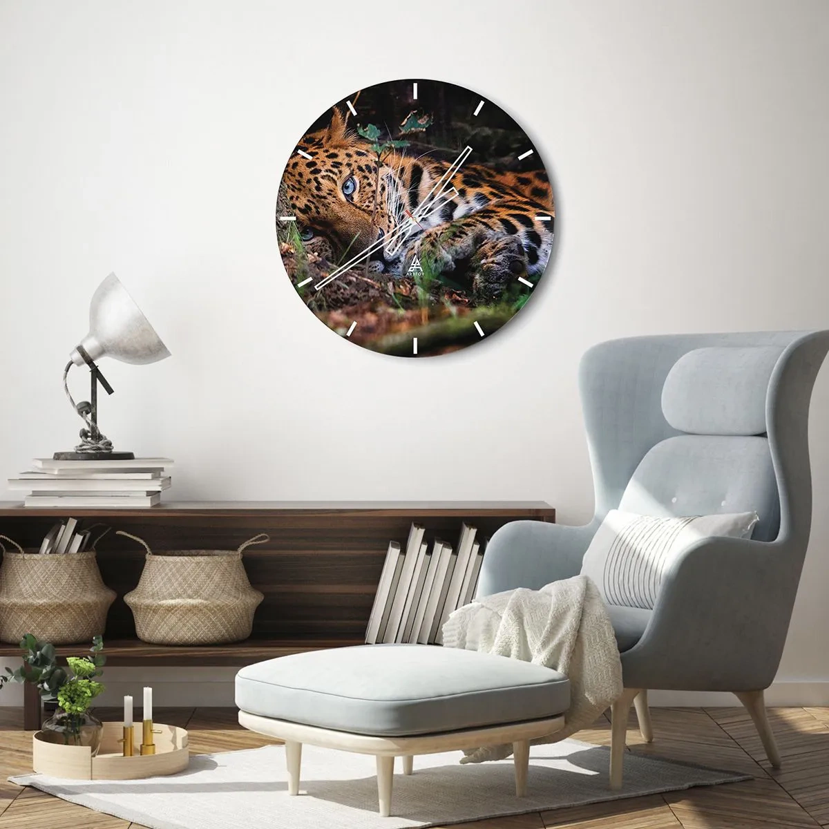Wanduhr - Glasuhr - Ein ruhender Leopard in seiner natürlichen Umgebung - 30x30cm - Vertrau mir - Moderne Wanddekoration für Wohnzimmer, Küche und Schlafzimmer ARTTOR