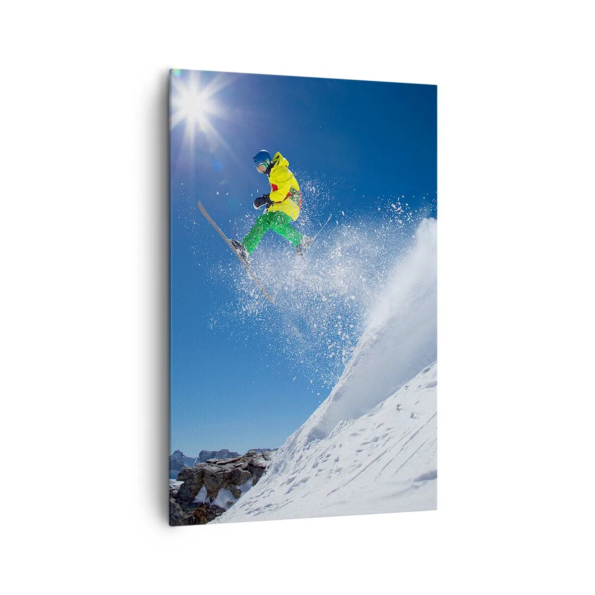 Bild auf Leinwand - Leinwandbild - Skifahrer in der Luft mit Bergen im Hintergrund - 80x120cm - Tanzen mit den Bergen - Moderne Wanddekoration für Wohnzimmer und Schlafzimmer ARTTOR