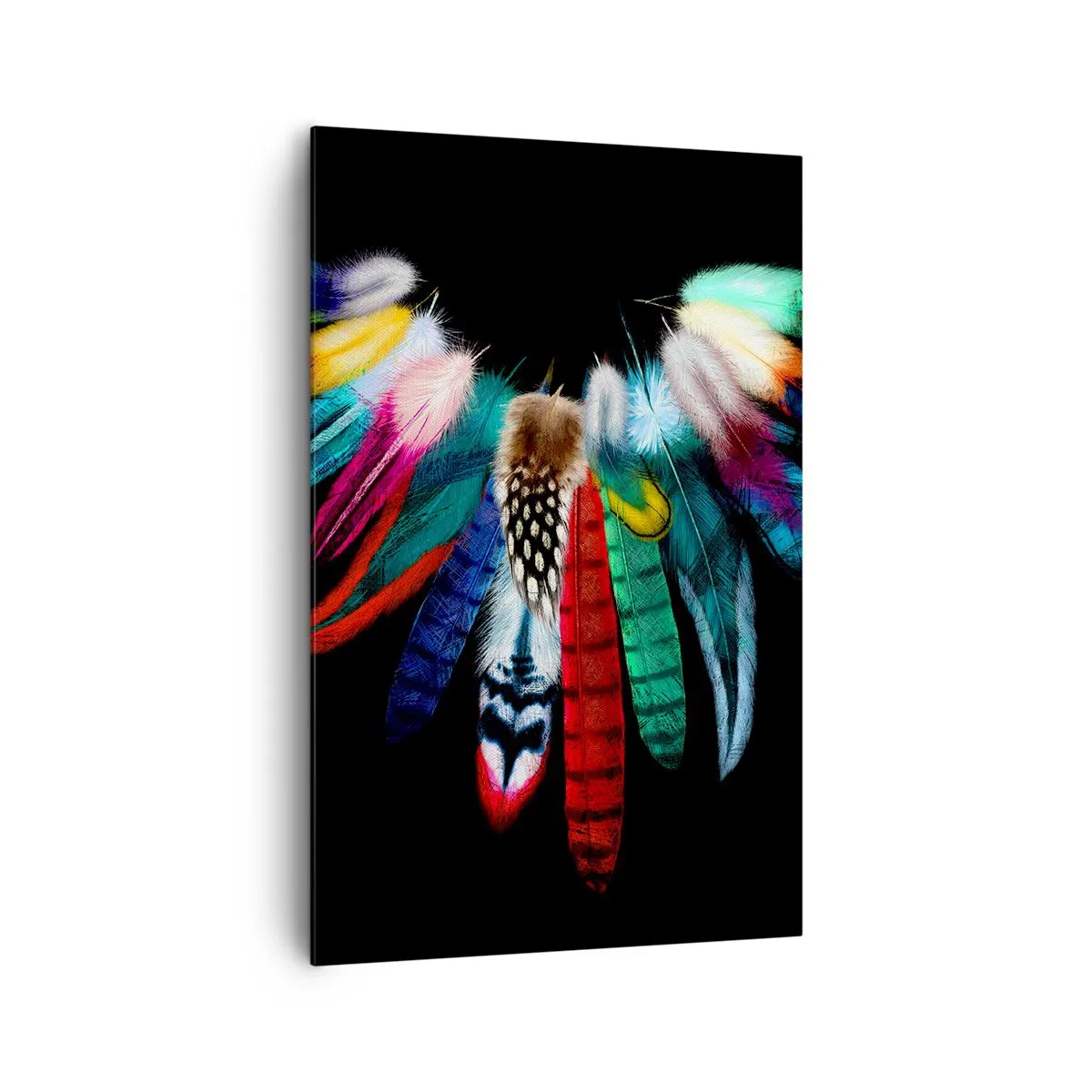 Bild auf Leinwand - Leinwandbild - Bunte Federn auf schwarzem Hintergrund in einer künstlerischen Komposition - 80x120cm - Indische Halskette - Moderne Wanddekoration für Wohnzimmer und Schlafzimmer ARTTOR