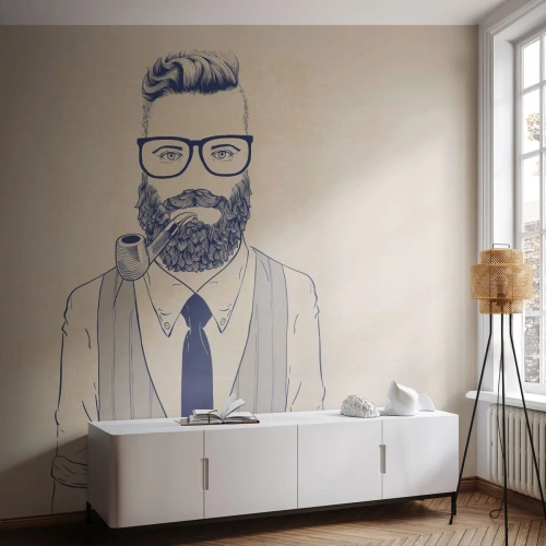 Fototapete Premium Sand - Hipster-Mann mit Bart, Brille und Pfeife auf beigem Hintergrund - 100x70cm - Fröhlich, maskulin und modisch - Moderne Wanddekoration für Wohnzimmer und Schlafzimmer ARTTOR