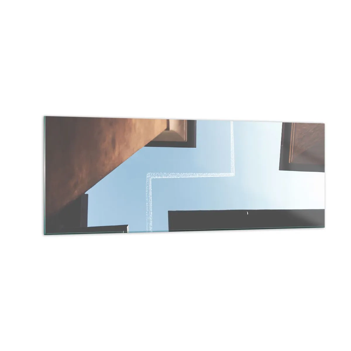 Glasbild - Bild auf glas - Blick auf das Flugzeug und seine Spur am Himmel aus der Straßenperspektive - 140x50cm - Über dem Stadtlabyrinth - Moderne Wanddekoration für Wohnzimmer und Schlafzimmer ARTTOR