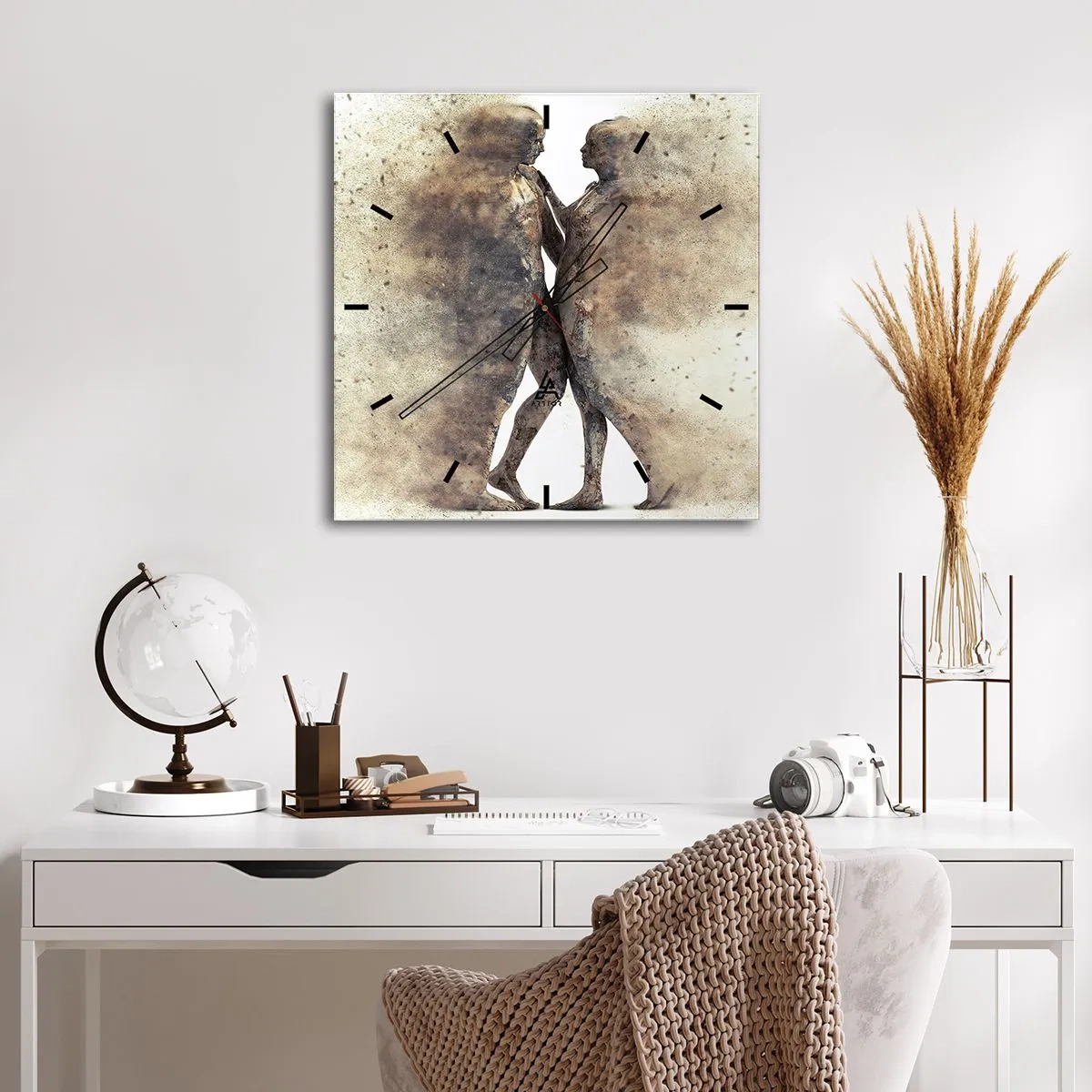 Wanduhr - Glasuhr - Ein abstraktes Silhouettenduo in Sandtönen - 30x30cm - Sie erhoben sich aus dem Staub, um zu lieben - Moderne Wanddekoration für Wohnzimmer und Schlafzimmer ARTTOR