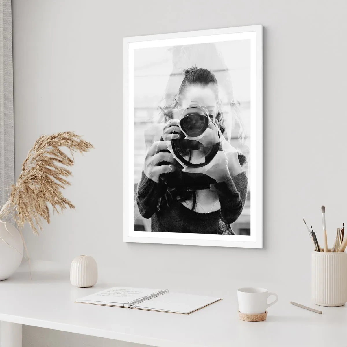 Poster in einem weißen Rahmen - Schöpfer und Material - 70x100 cm