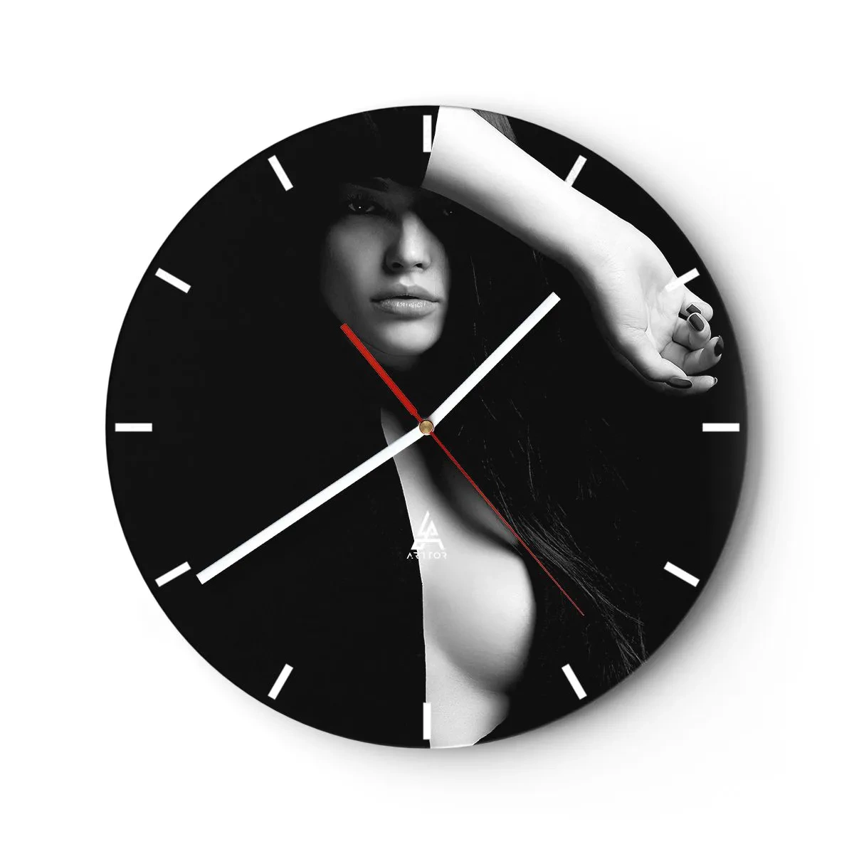Wanduhr - Glasuhr - Schwarz-Weiß-Porträt einer Frau mit bedecktem Gesicht und einer nackten Schulter - 30x30cm - Schule der Verführung - Moderne Wanddekoration für Wohnzimmer, Küche und Schlafzimmer ARTTOR