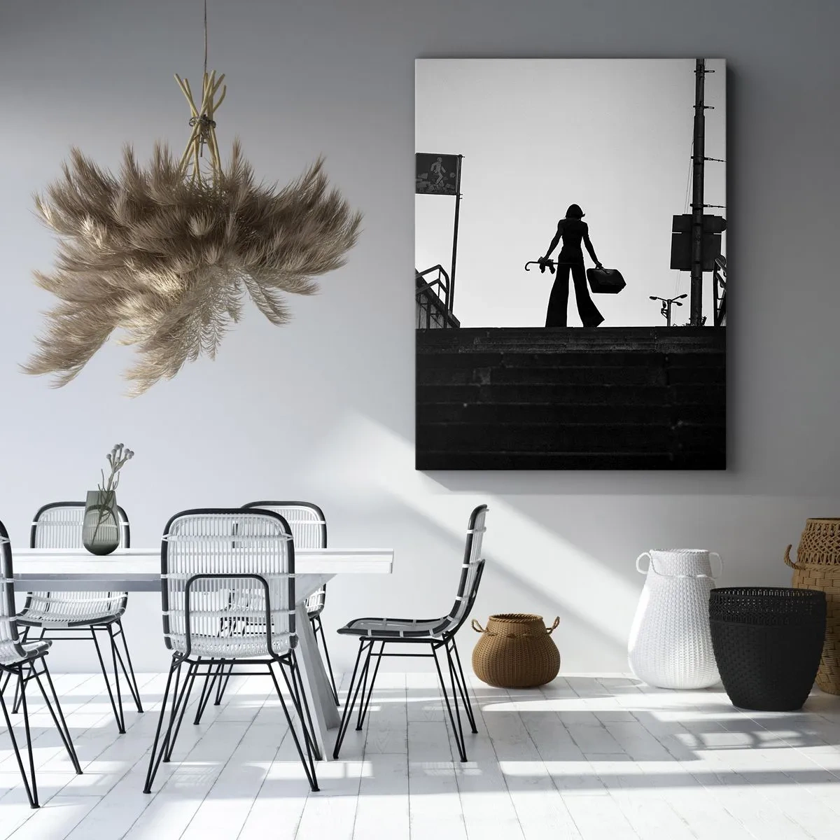 Bild auf Leinwand - Leinwandbild - Eine Frauenfigur auf der Treppe in Schwarzweiß mit dynamischer Atmosphäre - 80x120cm - Städtisches Wandern - Moderne Wanddekoration für Wohnzimmer und Schlafzimmer ARTTOR
