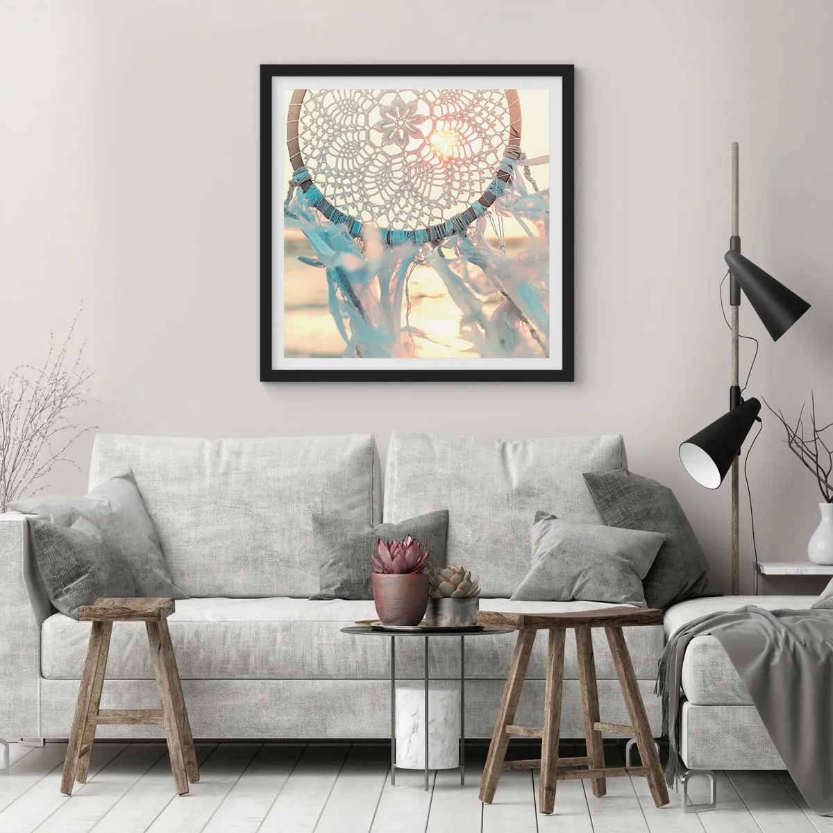 Poster in einem schwarzem Rahmen - Totem aus Spitze - 60x60 cm