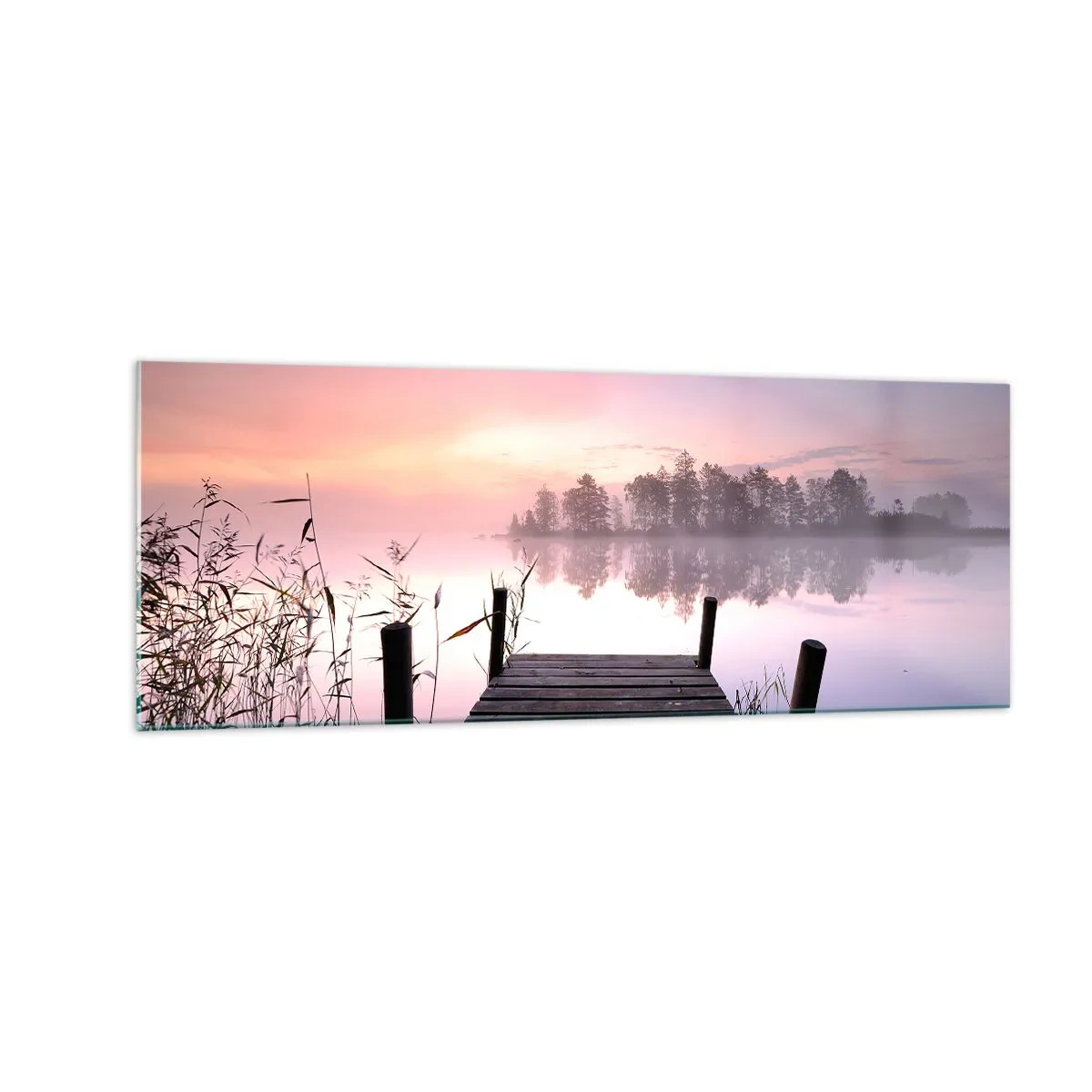 Glasbild - Bild auf glas - Ein Steg am Seeufer im Morgengrauen mit Nebel und pastellfarbenem Himmel - 140x50cm - Aus dem lila Nebel ... - Moderne Wanddekoration für Wohnzimmer und Schlafzimmer ARTTOR
