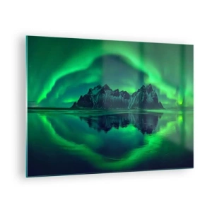 Glasbild - Bild auf glas - Das Nordlicht schwebt über einer Berglandschaft und spiegelt sich im Wasser - 70x50cm - In den Armen der Aurora - Moderne Wanddekoration für Wohnzimmer und Schlafzimmer ARTTOR