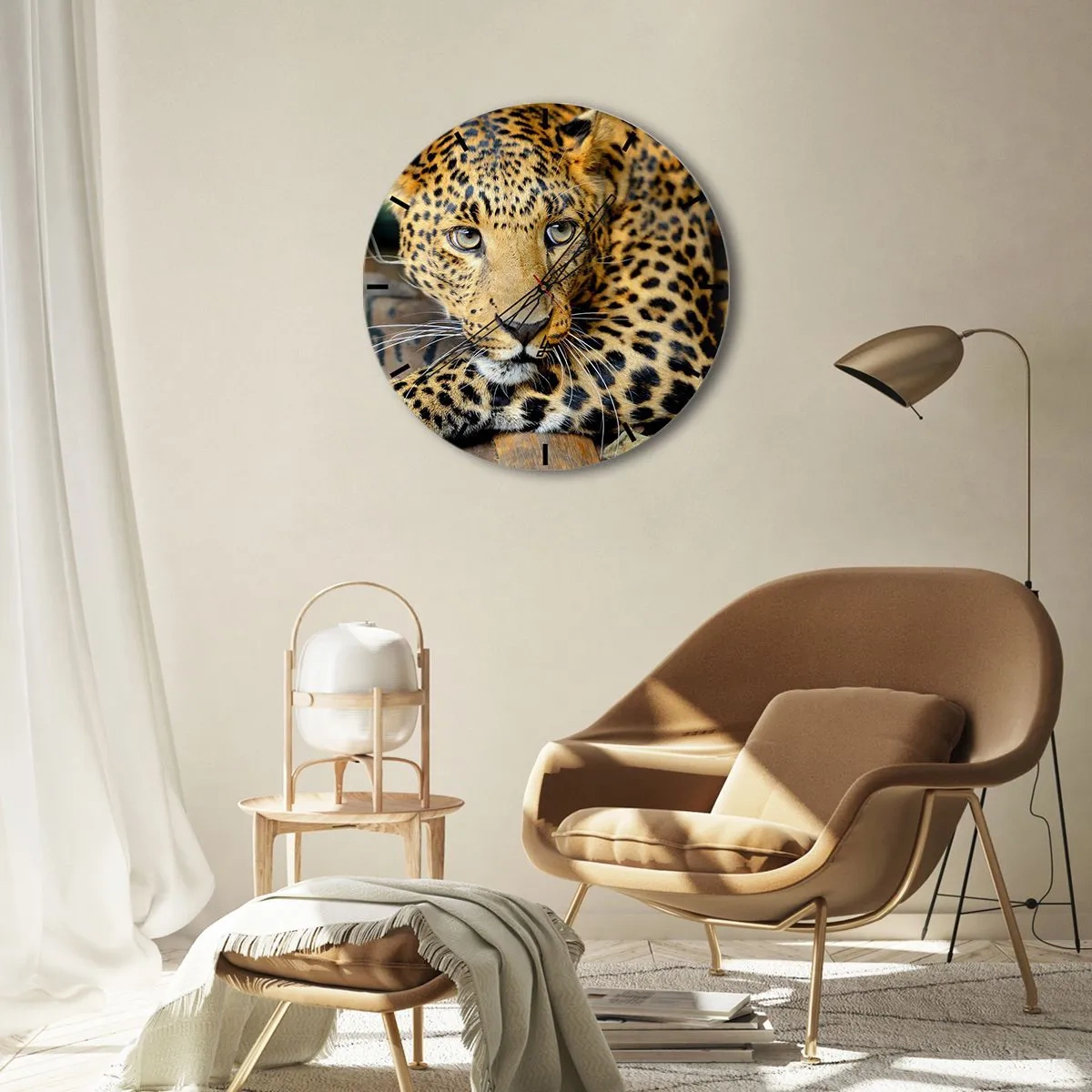 Wanduhr - Glasuhr - Porträt eines Leoparden mit intensivem Blick - 30x30cm - Keine Angst, komm mal her - Moderne Wanddekoration für Wohnzimmer, Küche und Schlafzimmer ARTTOR