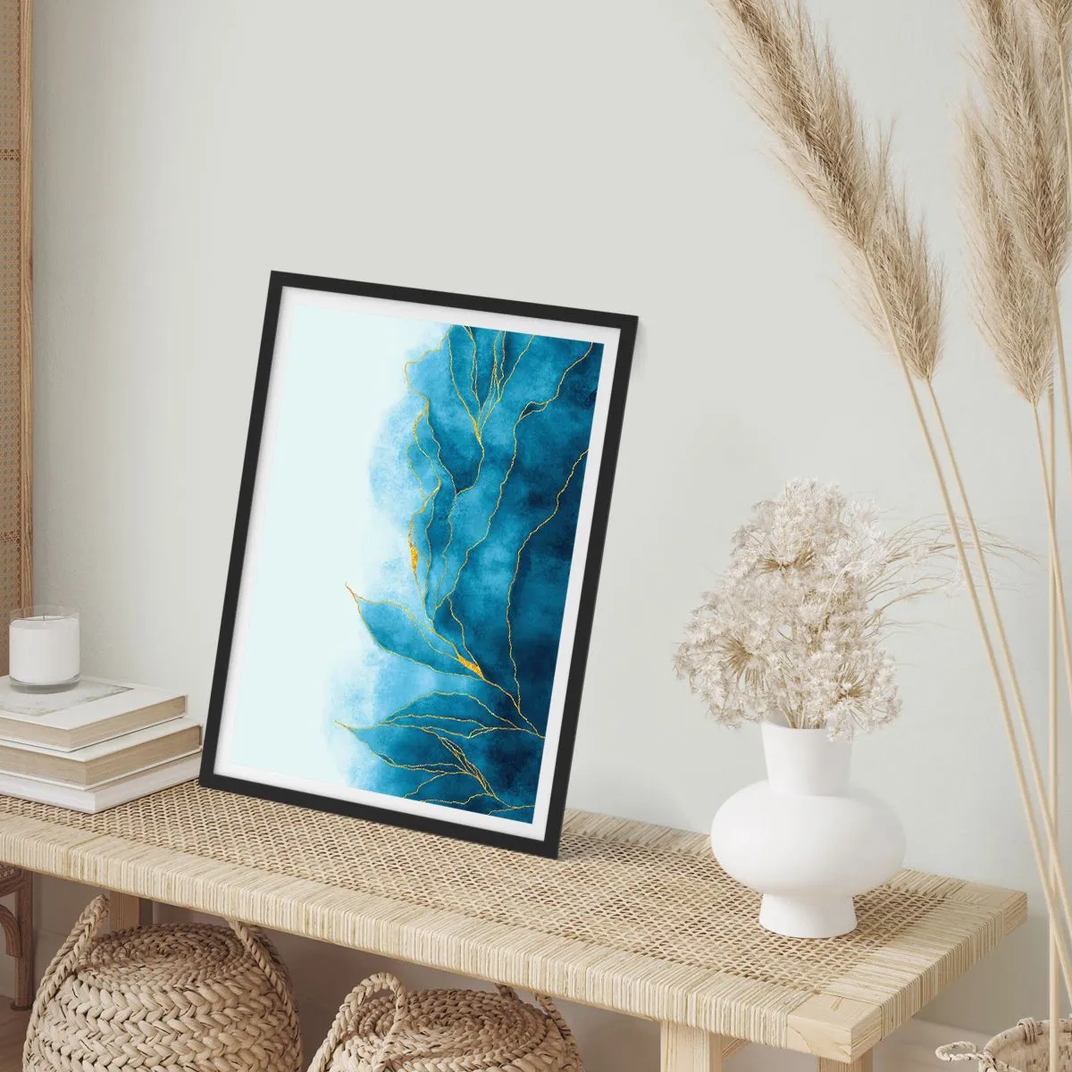 Poster in einem schwarzem Rahmen - Blau im Gold - 70x100 cm