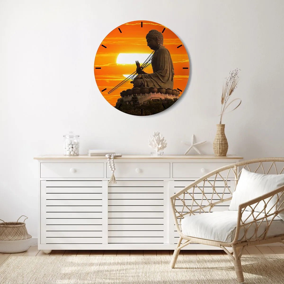 Wanduhr - Glasuhr - Eine Buddha-Statue vor der Kulisse eines intensiven Sonnenuntergangs in warmen Farben. - 30x30cm - Keine Angst vor der Welt - Moderne Wanddekoration für Wohnzimmer, Küche und Schlafzimmer ARTTOR