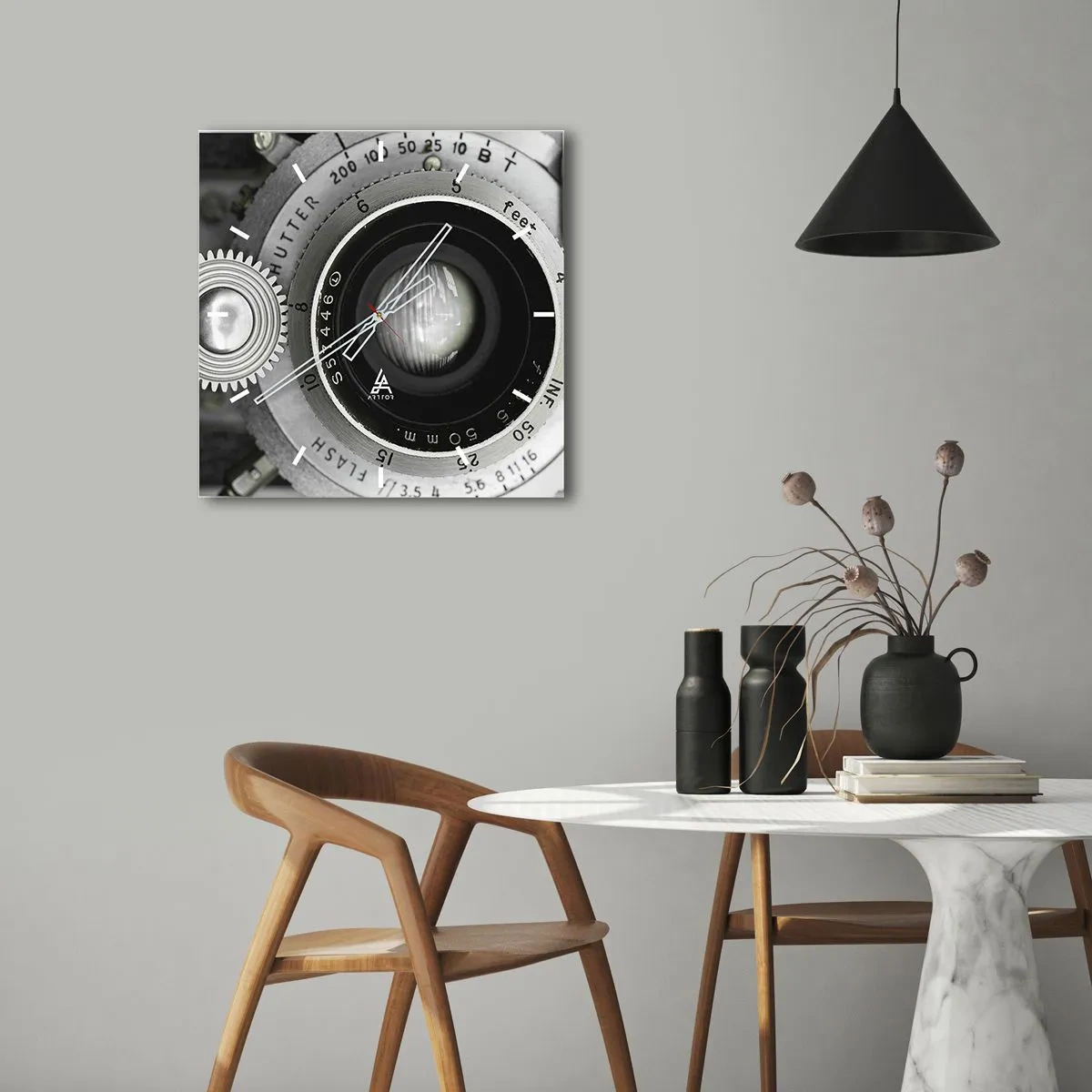 Wanduhr - Glasuhr - Das Objektiv einer alten Kamera - 30x30cm - Eine Story über Hollywood - Moderne Wanddekoration für Wohnzimmer und Schlafzimmer ARTTOR
