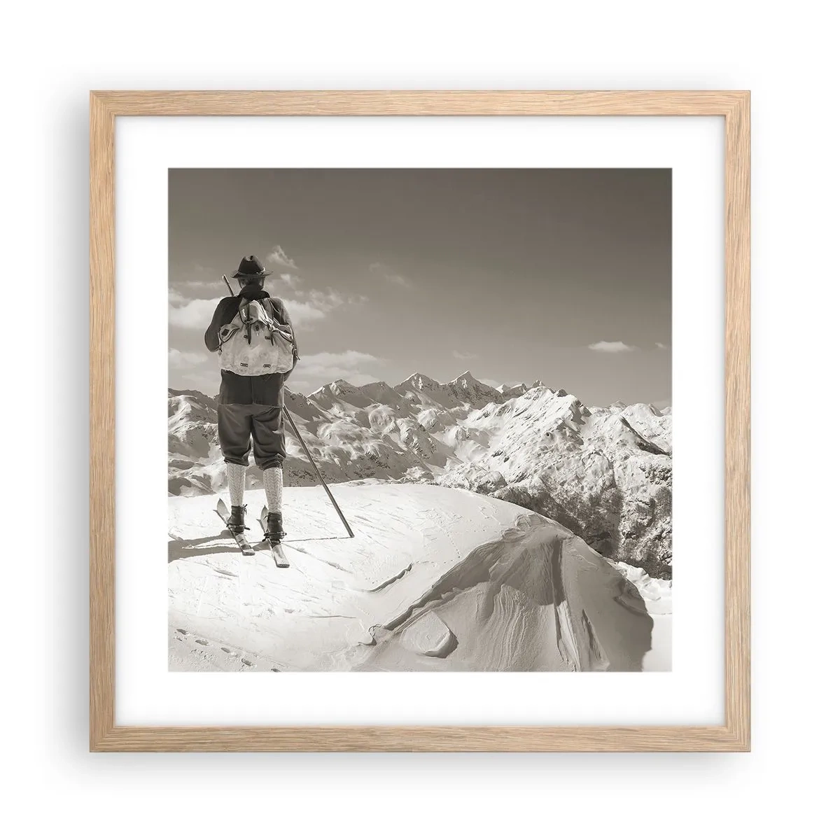 Poster in einem Rahmen aus heller Eiche - Und die Berge bleiben unverändert - 40x40 cm