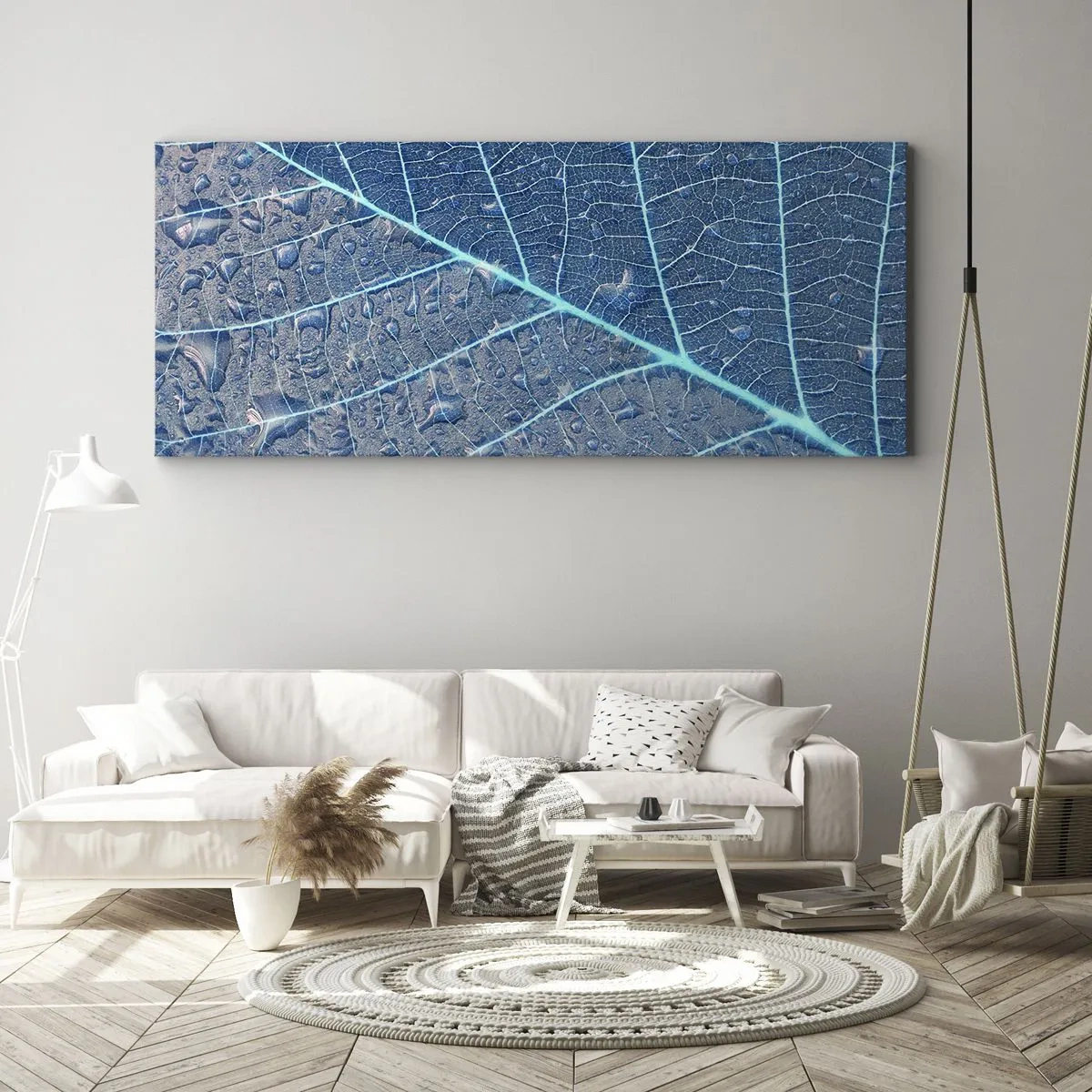 Bild auf Leinwand - Leinwandbild - Ein Blatt in Blautönen mit Wassertropfen - 140x50cm - Leben in Blau - Moderne Wanddekoration für Wohnzimmer und Schlafzimmer ARTTOR