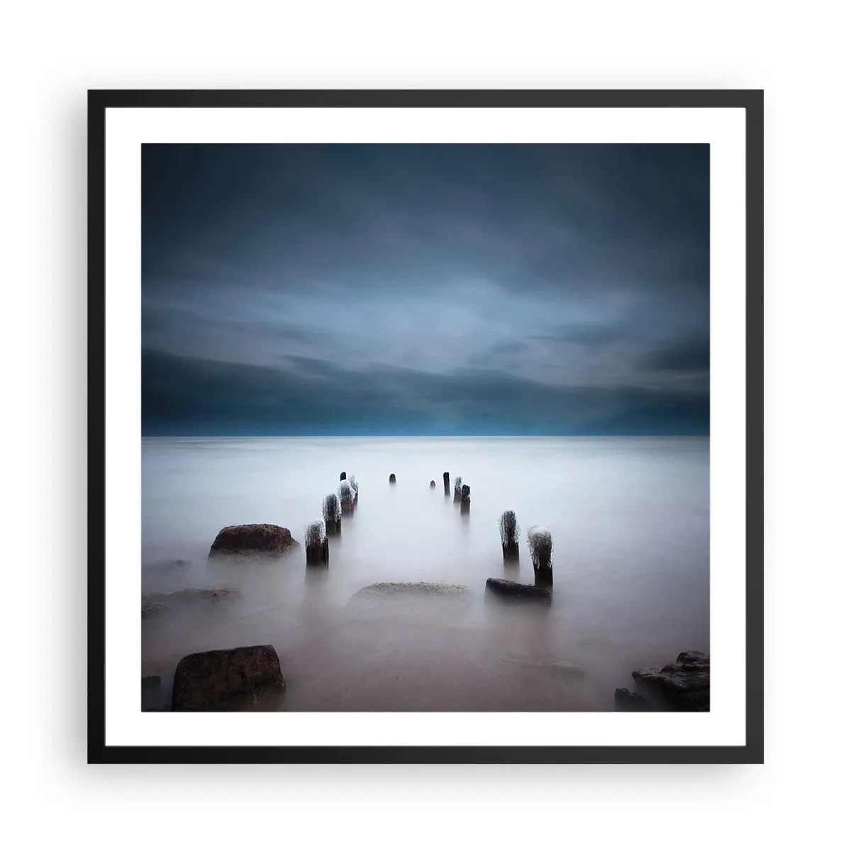 Poster in einem schwarzem Rahmen - Nachdenklicher See - 60x60 cm