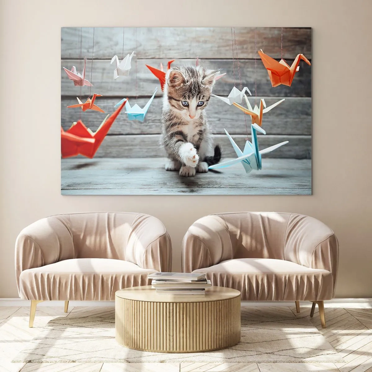 Glasbild - Bild auf glas - Eine Katze spielt mit bunten Origami-Kranichen - 120x80cm - Erste Stunde - Moderne Wanddekoration für Wohnzimmer und Schlafzimmer ARTTOR