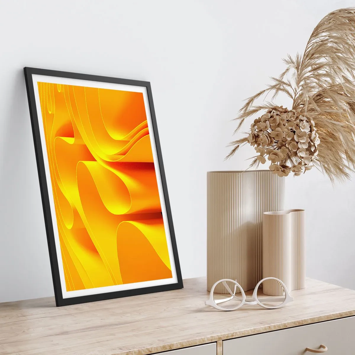 Poster in einem schwarzem Rahmen - Eine abstrakte Komposition in Gold- und Orangetönen - 50x70cm - Wie Sonnenwellen - Moderne Wanddekoration für Wohnzimmer und Schlafzimmer ARTTOR