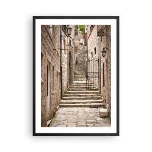 Poster in einem schwarzem Rahmen - Eine Steinstraße mit historischen Treppen und Laternen - 50x70cm - Eine magische alte Gasse - Moderne Wanddekoration für Wohnzimmer und Schlafzimmer ARTTOR