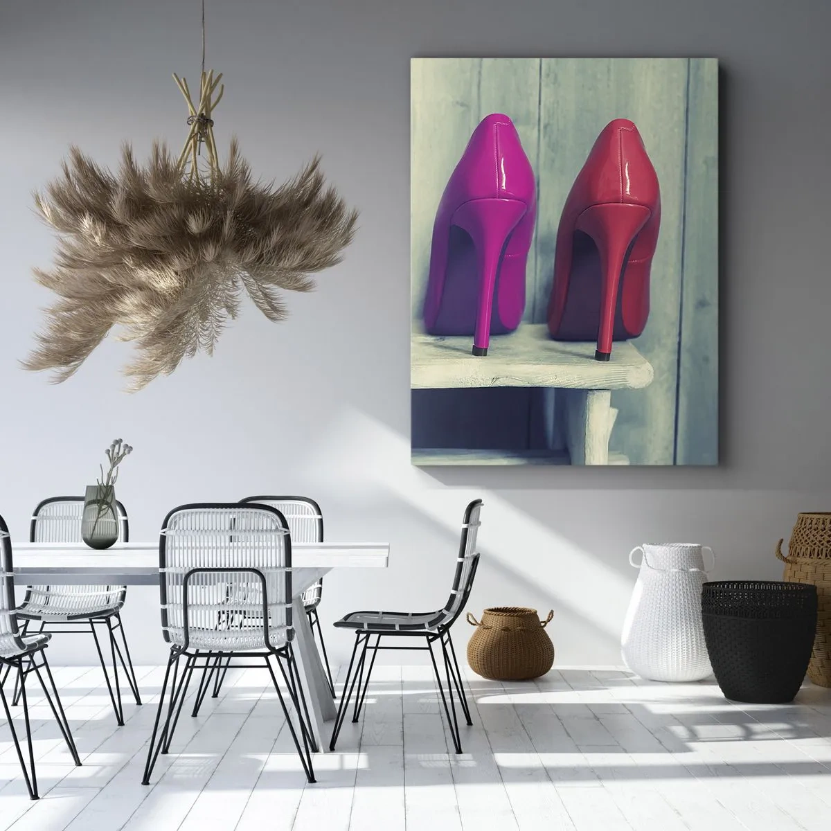 Bild auf Leinwand - Leinwandbild - Bunte High Heels vor einer Holzwand - 80x120cm - Spazierengehen auf dem Regenbogen - Moderne Wanddekoration für Wohnzimmer und Schlafzimmer ARTTOR
